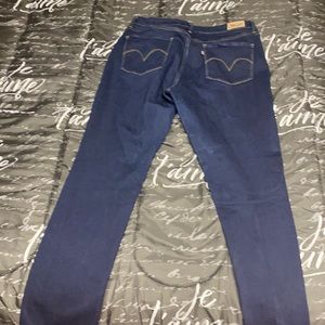 Mid Rise Skinny Levi’s